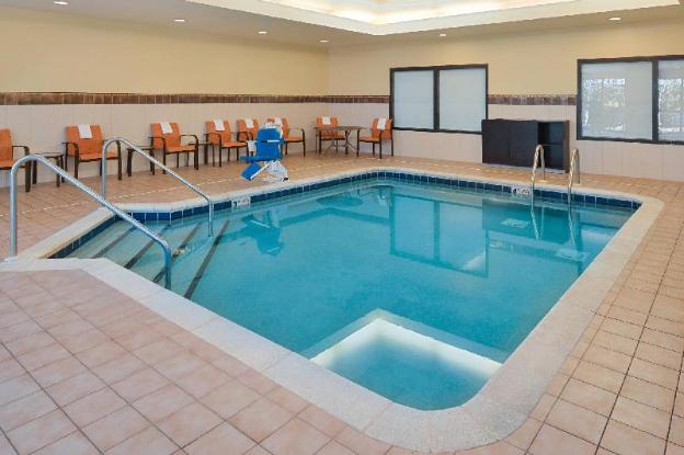 courtyard by marriott milwaukee brown deer