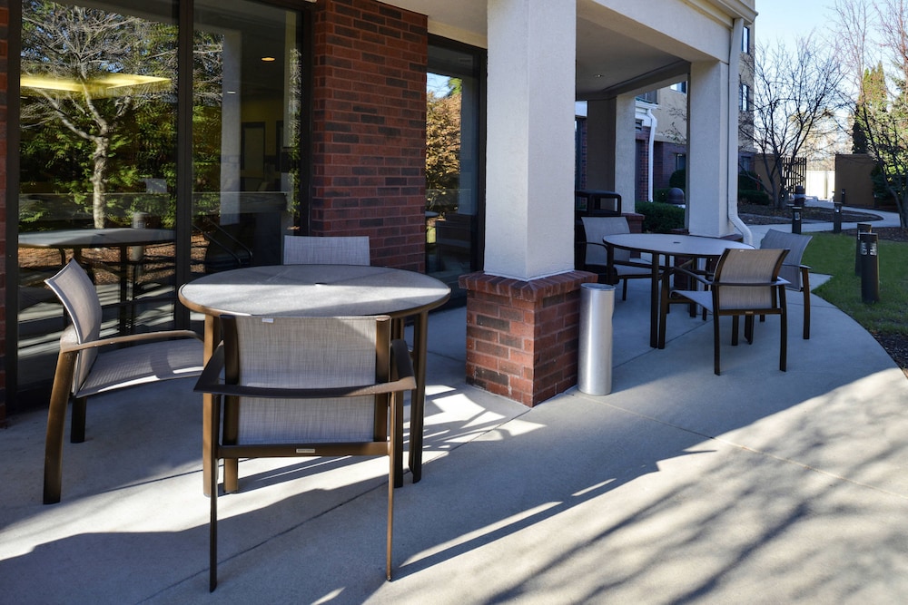 courtyard by marriott milwaukee brown deer