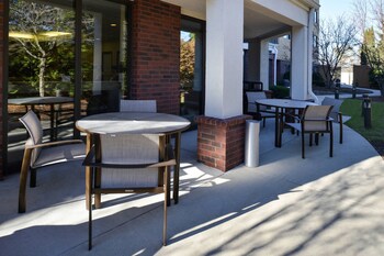 courtyard by marriott milwaukee brown deer