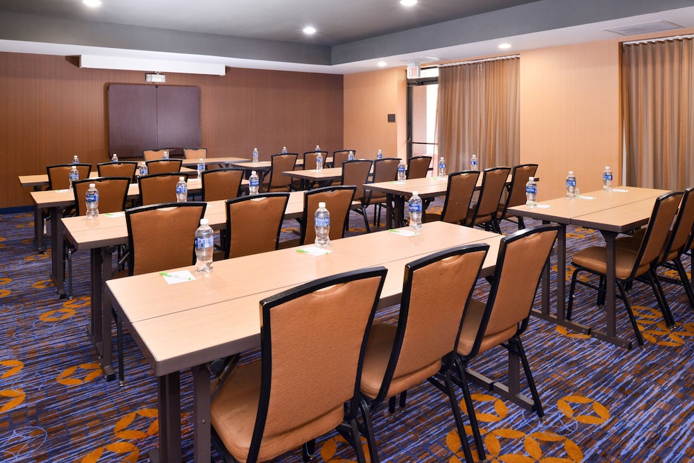 courtyard by marriott milwaukee brown deer
