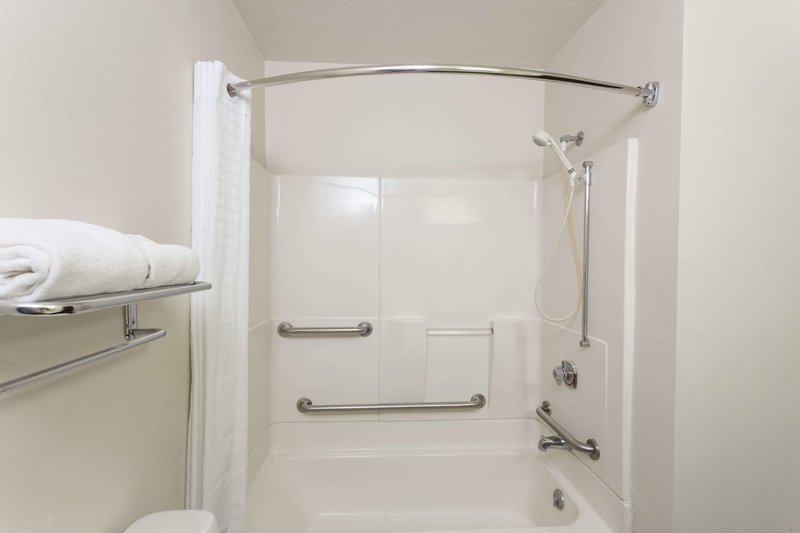 super 8 by wyndham germantown milwaukee