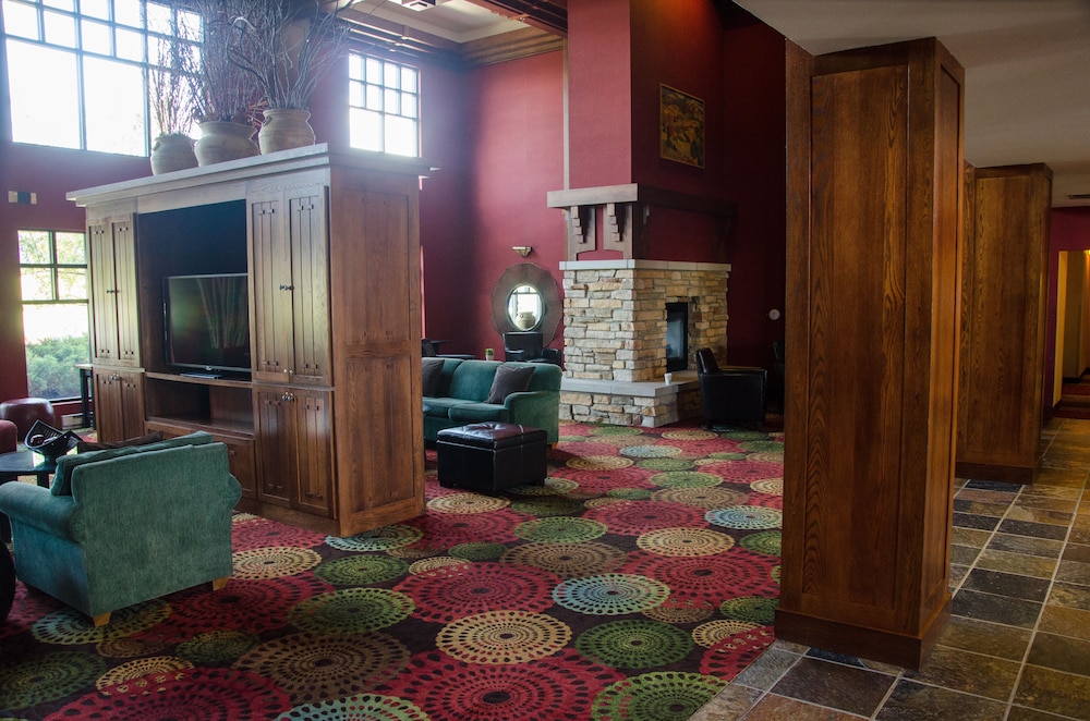 holiday inn pewaukee milwaukee west by ihg