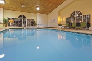 Country Inn & Suites By Radisson, Germantown, Wi,Elm Grove>>Cedarburg,3 star