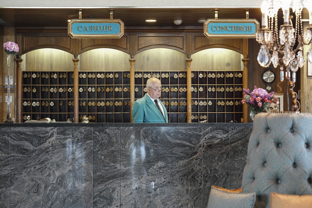 al bustan hotel and spa
