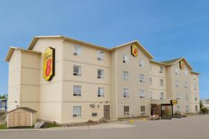 Super 8 By Wyndham Yellowknife,Northwest Territories>>Fort Smith,2 star