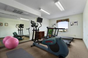 Super 8 By Wyndham Yellowknife,Northwest Territories>>Fort Smith,2 star