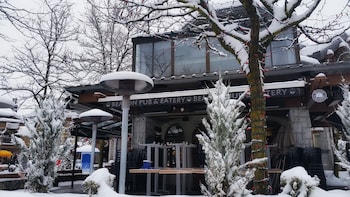 crystal lodge