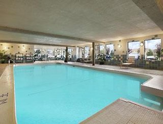 Days Inn & Suites By Wyndham West Edmonton,Edmonton>>Alberta,3 star