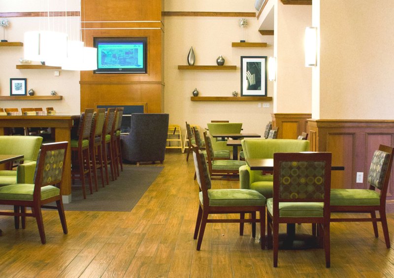 hampton inn and suites college station