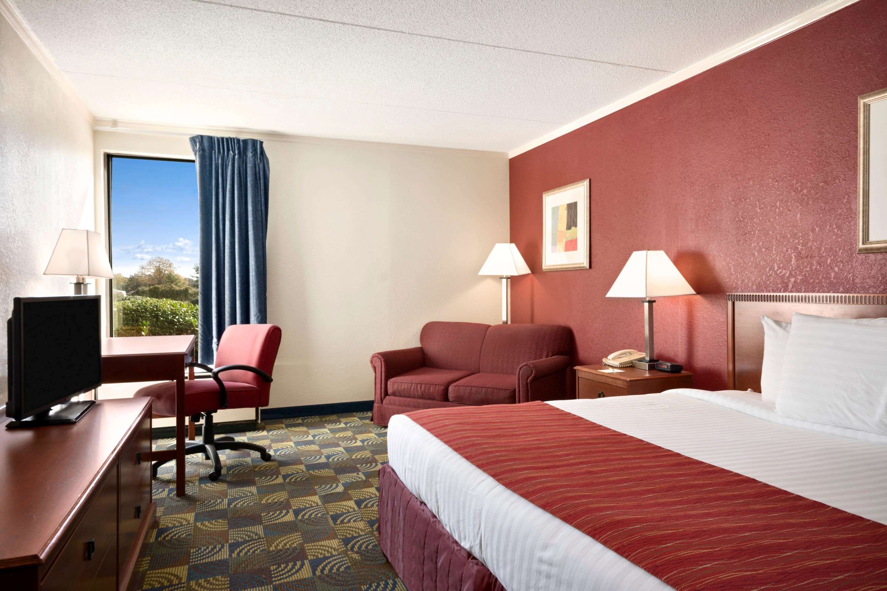 days inn and suites by wyndham fort bragg cross creek mall