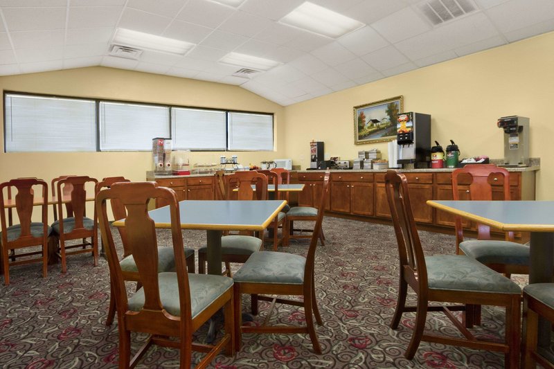 days inn by wyndham fayetteville south i 95 exit 49