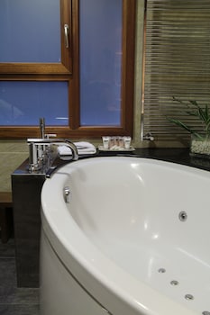 hotel roc blanc and spa