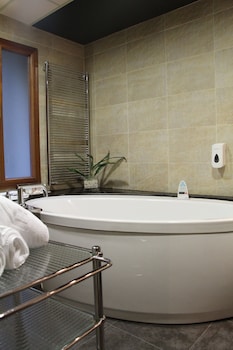 hotel roc blanc and spa