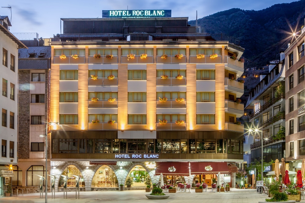 hotel roc blanc and spa