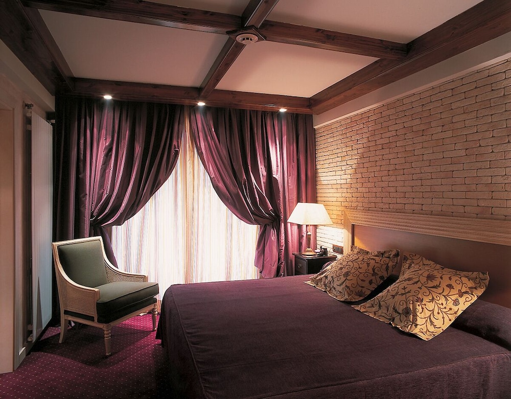 hotel roc blanc and spa