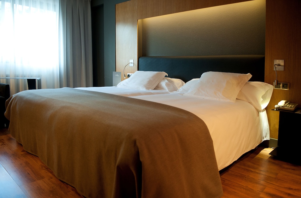 hotel roc blanc and spa