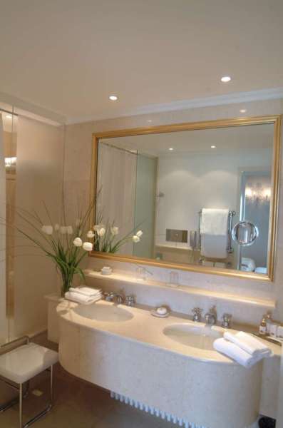 hotel monaco and grand canal