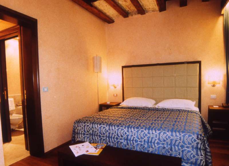 hotel monaco and grand canal