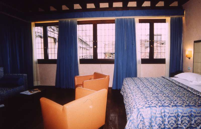 hotel monaco and grand canal