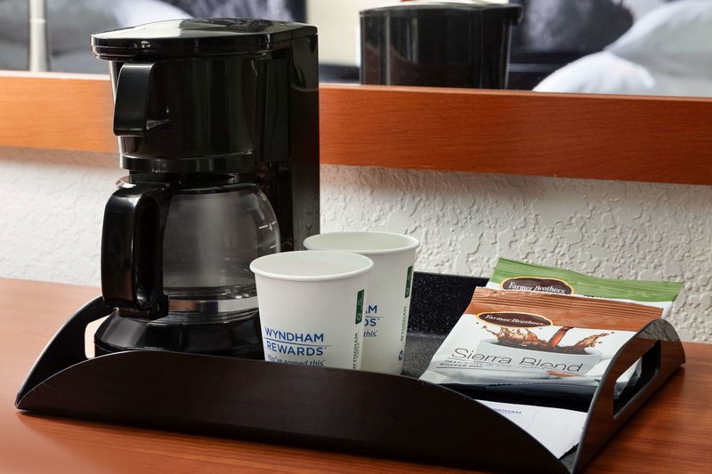 super 8 by wyndham colorado springs afa area