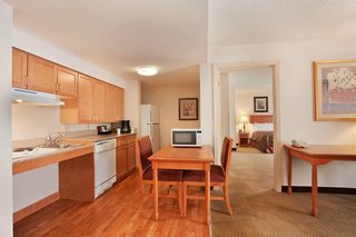 hyatt house colorado springs airport