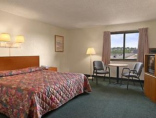 Super 8 By Wyndham Colorado Springs Peterson Space Force,Colorado Springs>>Cimarron Hills,2 star
