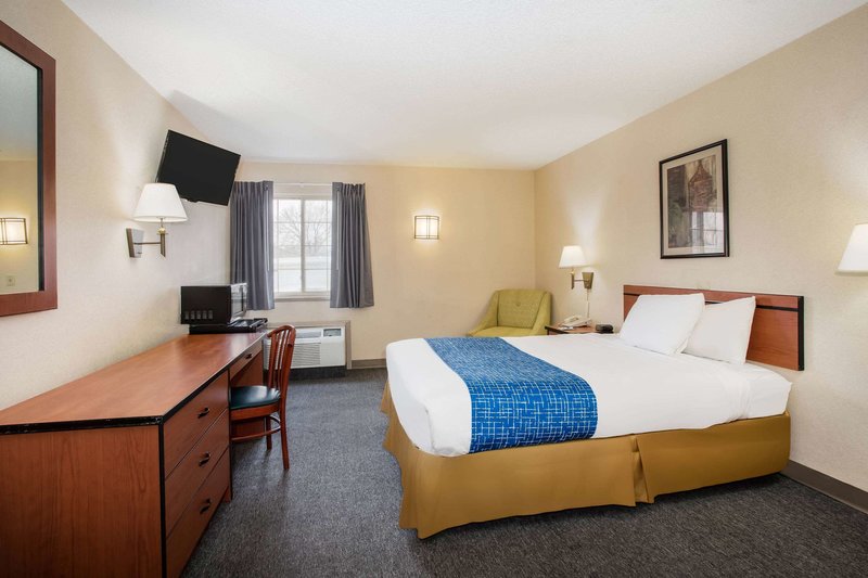 travelodge by wyndham colorado springs airport peterson sfb