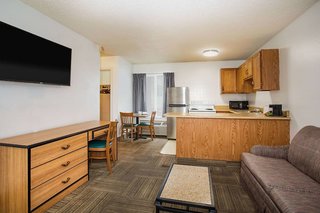 travelodge by wyndham colorado springs airport peterson sfb