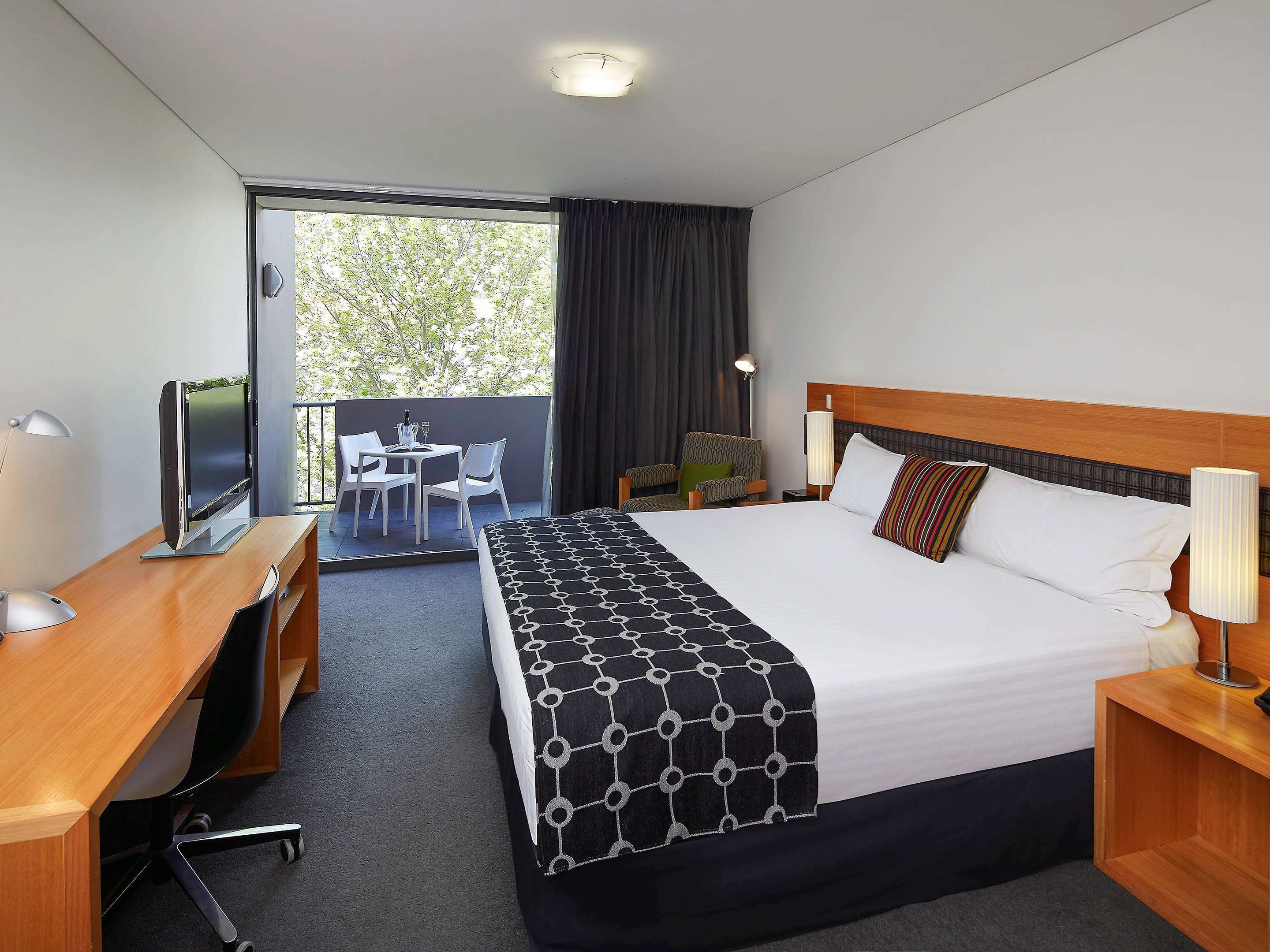 east perth suites hotel