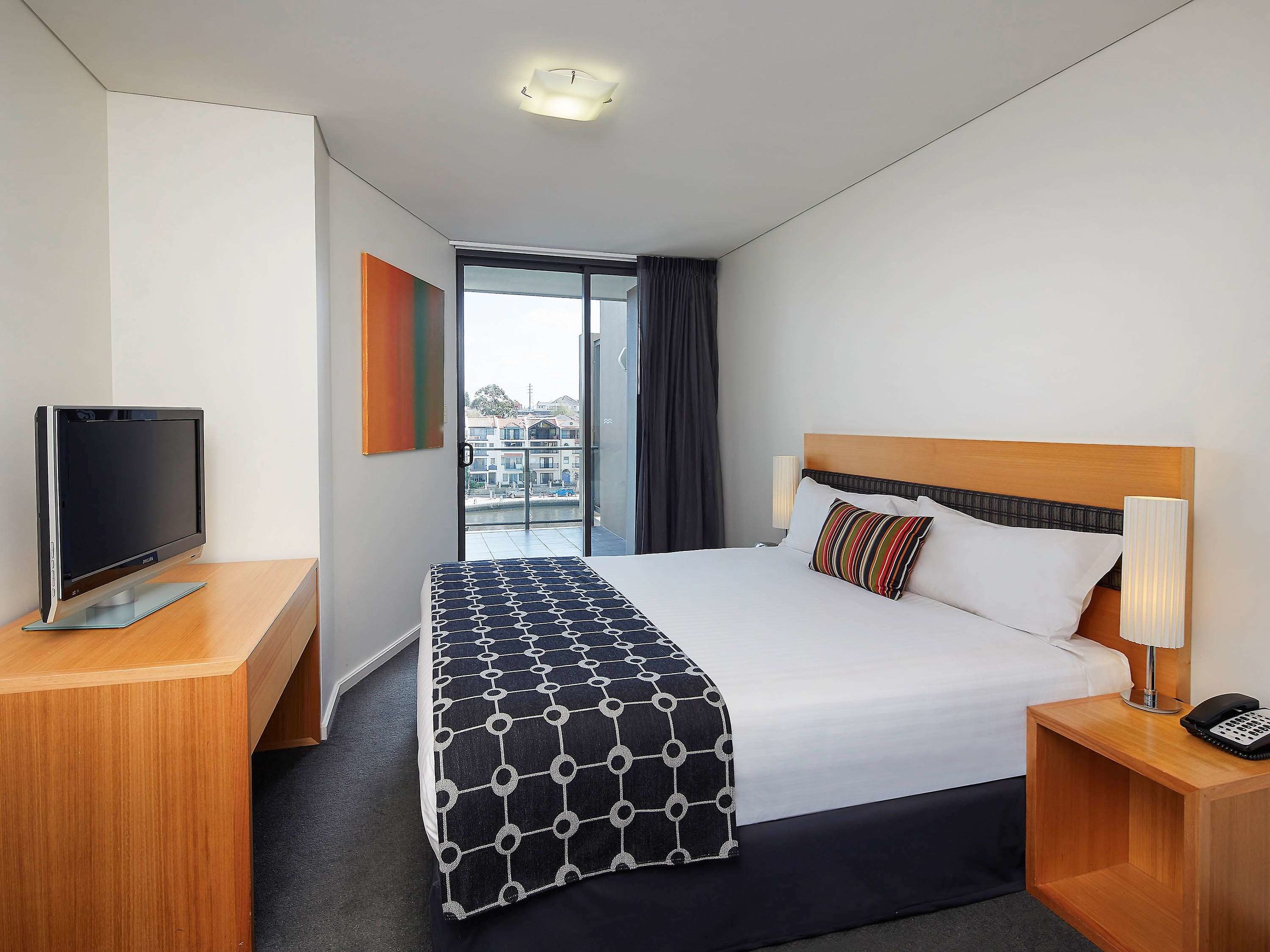 east perth suites hotel