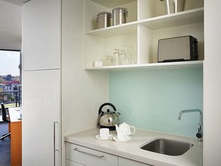 east perth suites hotel