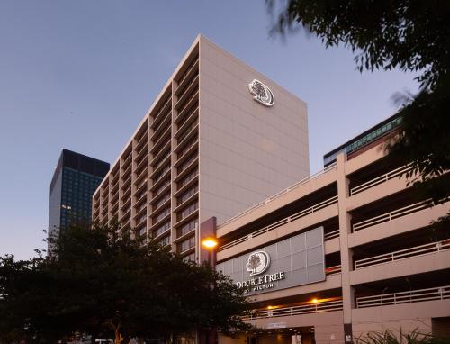 Doubletree By Hilton Hotel Cleveland Downtown - Lakeside,Cleveland>>Burke Lakefront Airport,4 star