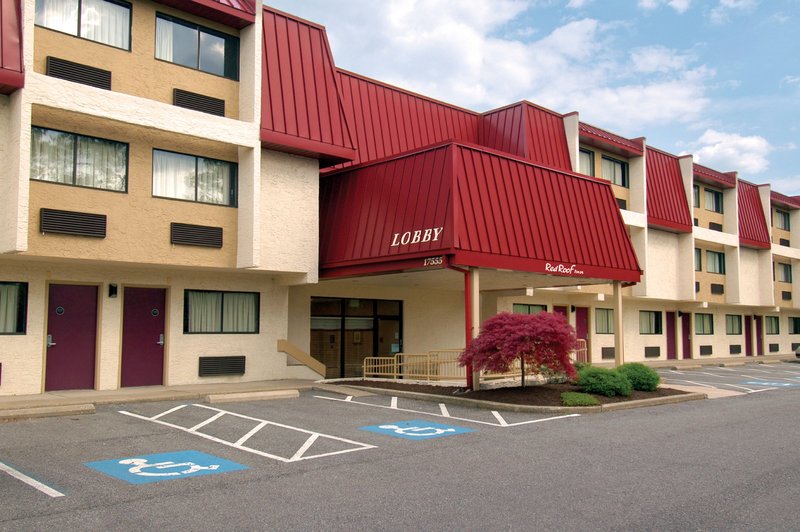 red roof inn cleveland airport middleburg heights