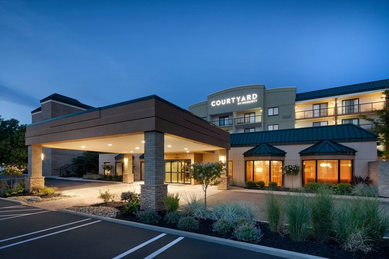 courtyard by marriott cleveland beachwood