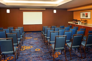 courtyard by marriott cleveland airport north