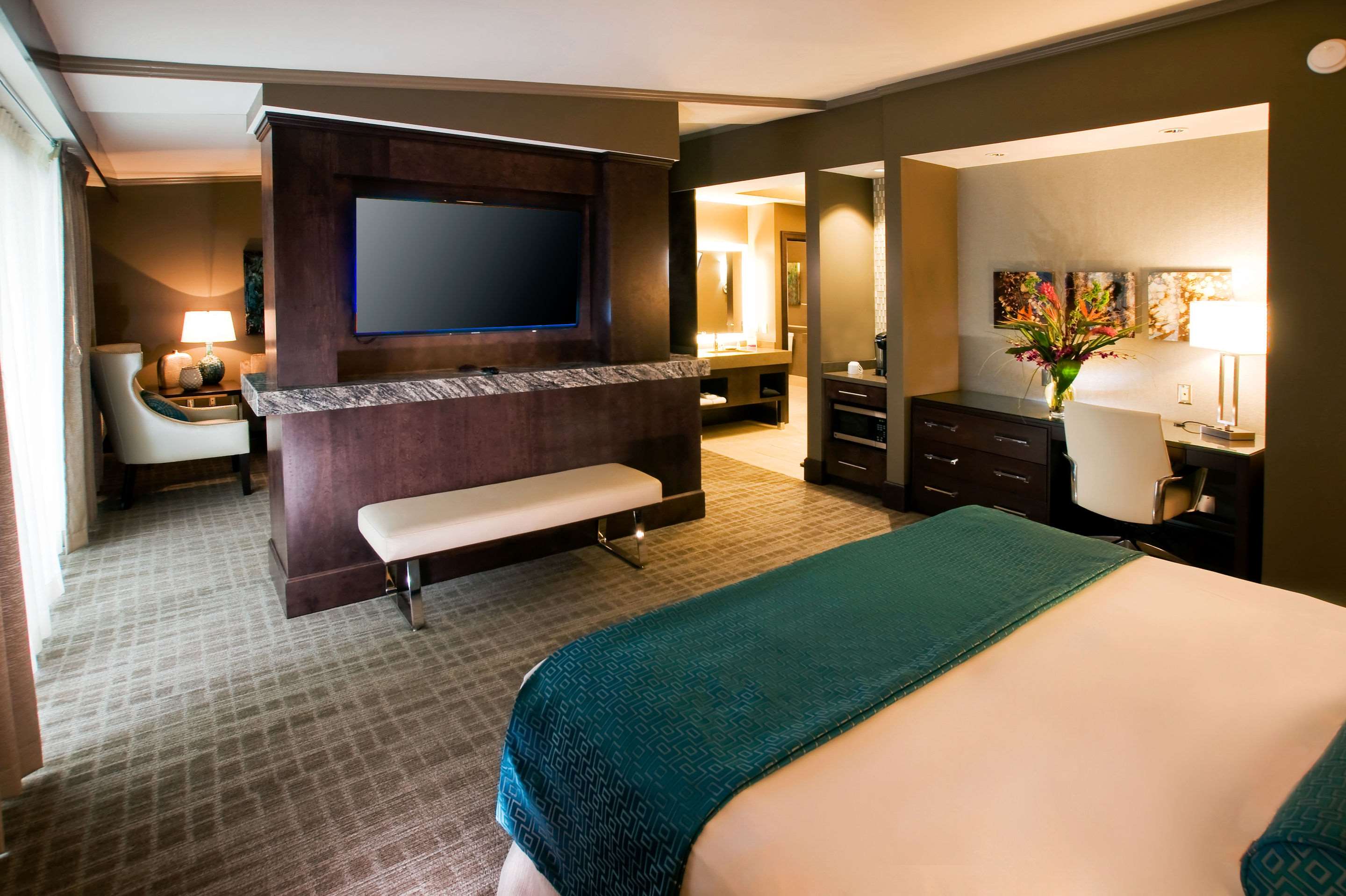 oasis hotel and conv center ascend hotel collection