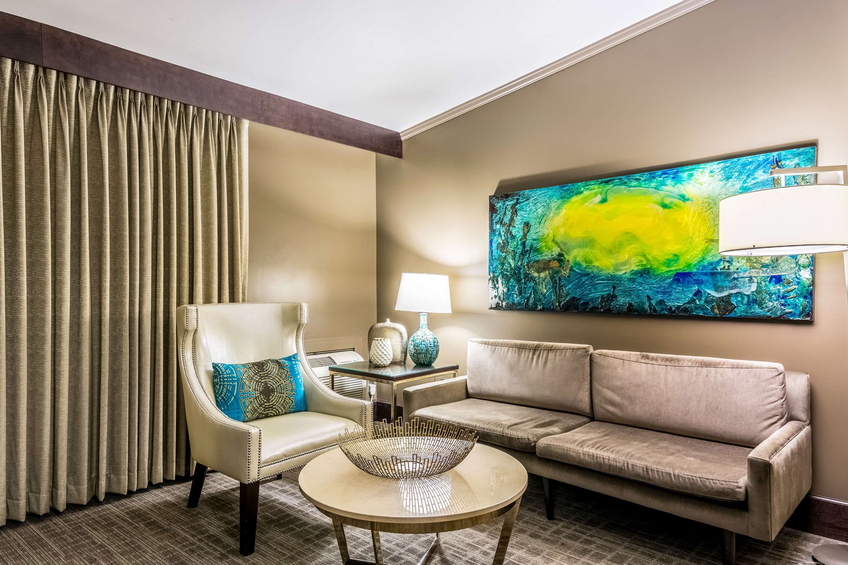 oasis hotel and conv center ascend hotel collection