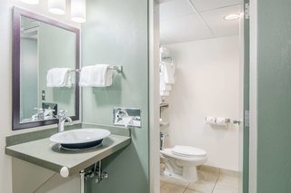 oasis hotel and conv center ascend hotel collection