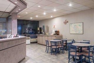 super 8 by wyndham liverpool syracuse north airport