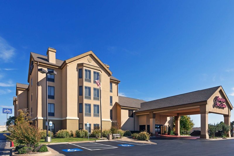 hampton inn and suites tulsa woodland hills 71st memorial