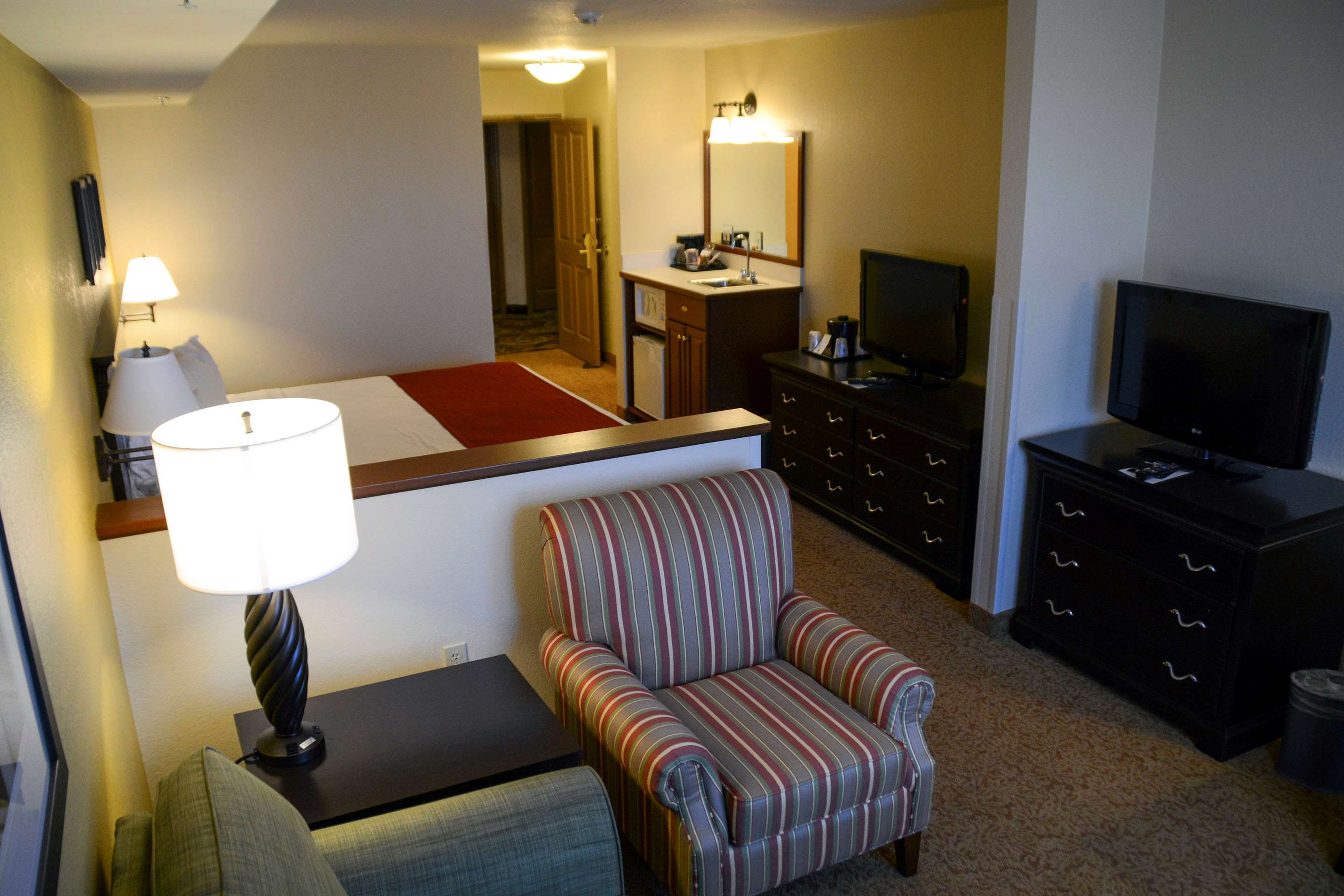 country inn and suites by radisson dundee mi