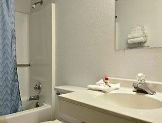 Super 8 By Wyndham Omaha Ne,Omaha>>Douglas,2 star