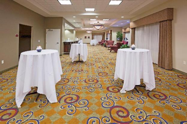 holiday inn and conference center marshfield by ihg