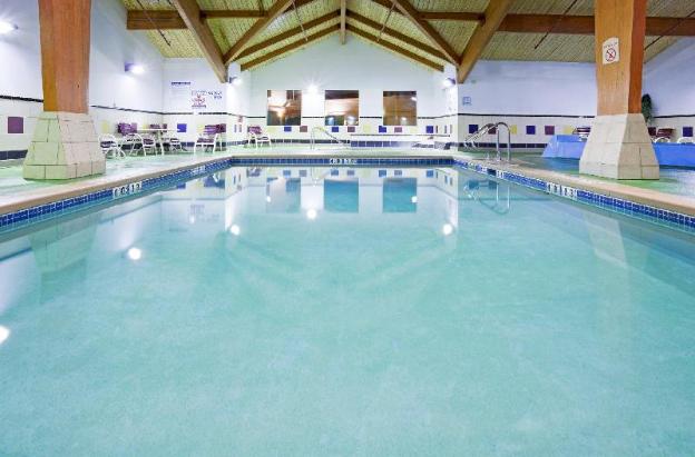 holiday inn and conference center marshfield by ihg