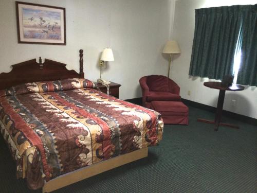 rapids inn and suites
