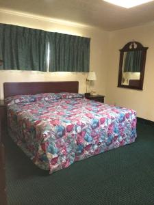 rapids inn and suites