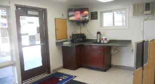 rapids inn and suites