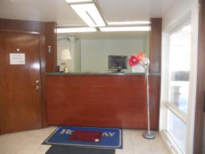 rapids inn and suites