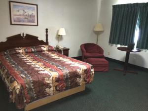 rapids inn and suites