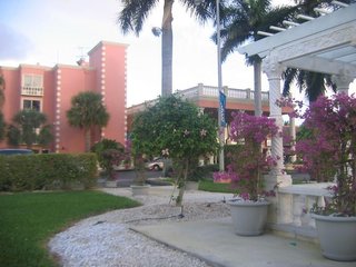 Miami Gardens Inn & Suites,Near Canal De La Robine,3 star